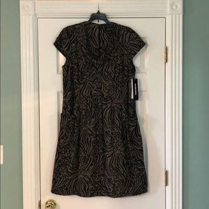 Brown/black print dress with pockets